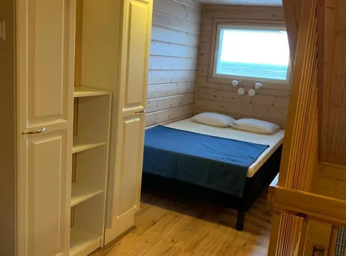 Vaeltajankulma H6 * Ylläsjärvi